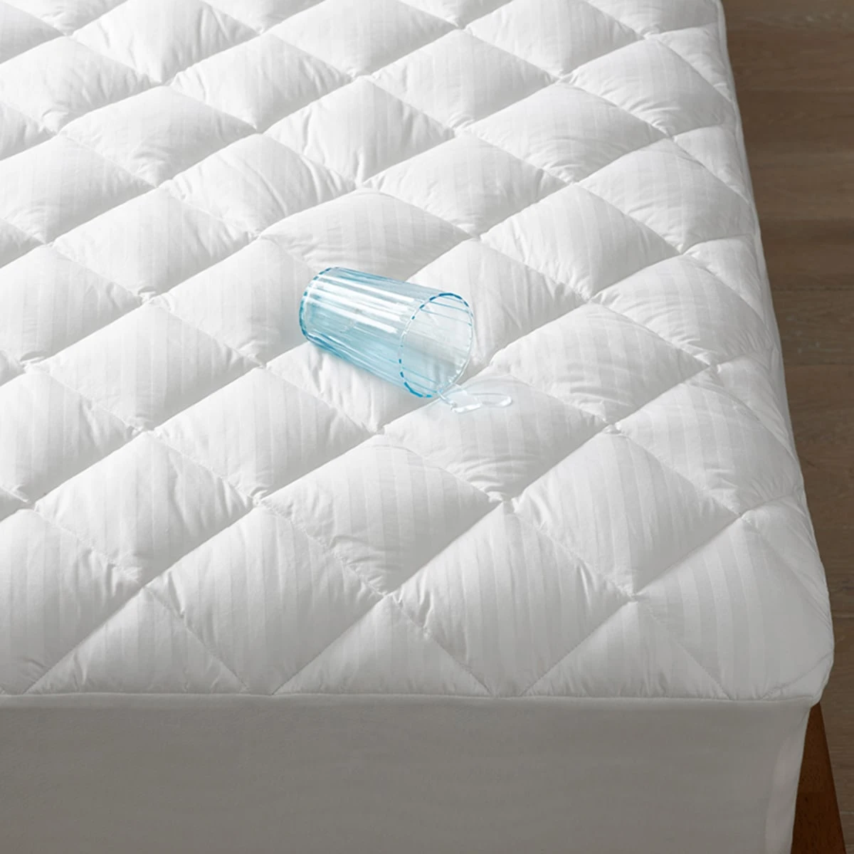Legends Hotel™ Waterproof Mattress Pad