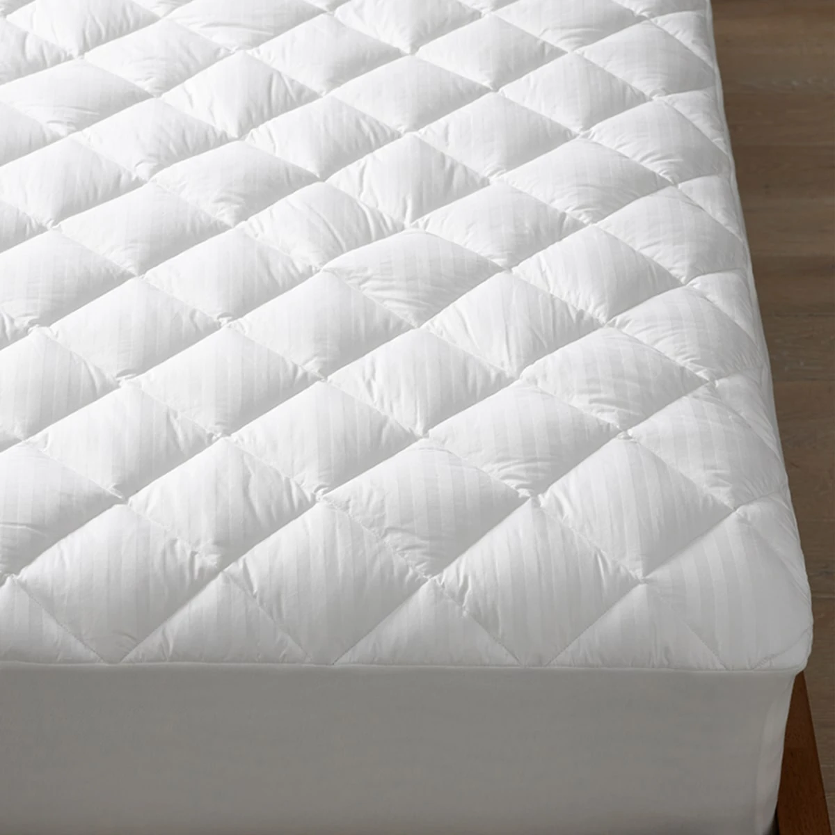 Legends Hotel™ Waterproof Mattress Pad - Image 2